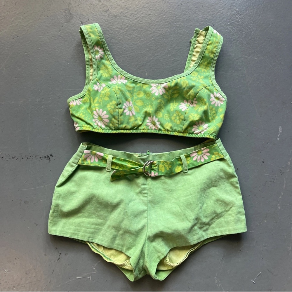 Vintage 1950s 1960s Green Floral Daisy 2 Pc Bikini Bathing suit set